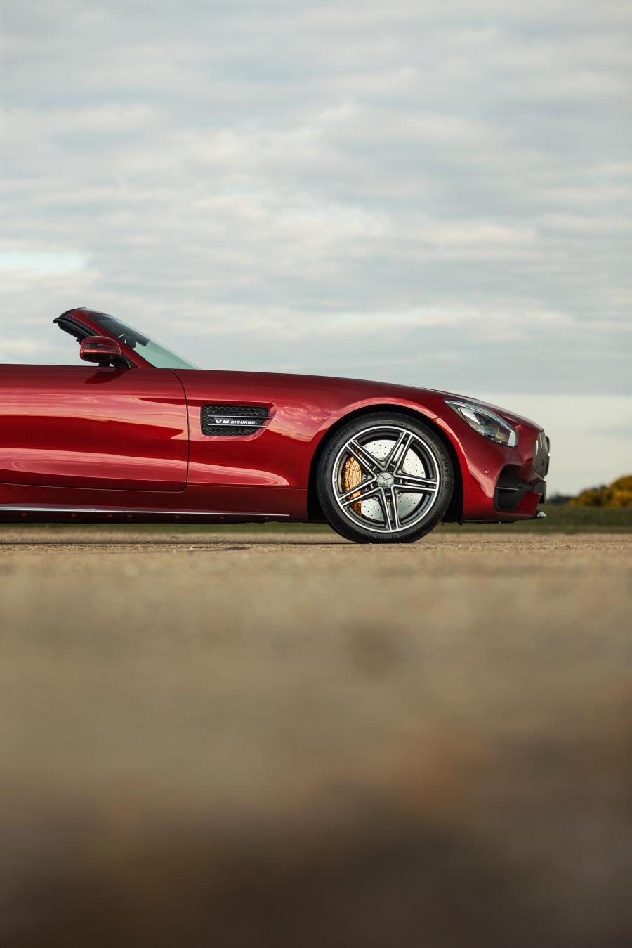  Mercedes-AMG GT C Roadster 2017 года  (UK) (фото 26 из 40)